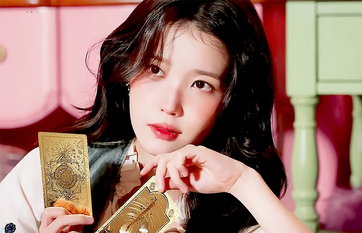 [잡담] 아이유 시즌그리팅 타로 컨셉 너무좋다 | 인스티즈