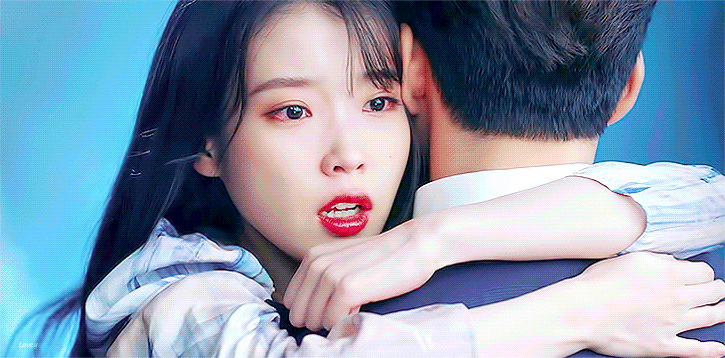 [잡담] 아이유 눈빛이 너무 좋은 것 같아 | 인스티즈