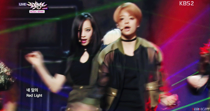 지금봐도 거를 타선이 없는 에프엑스 무대의상...gif | 인스티즈