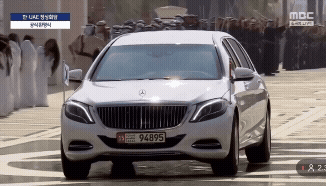 [정보/소식] 李 대통령 나타나자 여성들 머리카락 '휙휙' …UAE 환영식서 무슨 일이? [영상] | 인스티즈