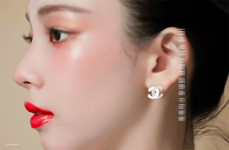 251120 샤넬 뷰티 에스파 카리나 gif | 인스티즈