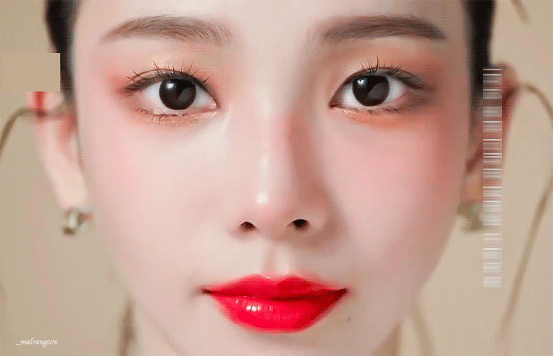 251120 샤넬 뷰티 에스파 카리나 gif | 인스티즈