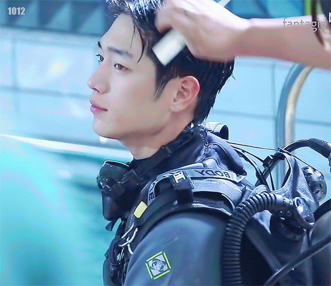 현재 모두가 정색중인 서강준 턱 발달 언급..JPG | 인스티즈