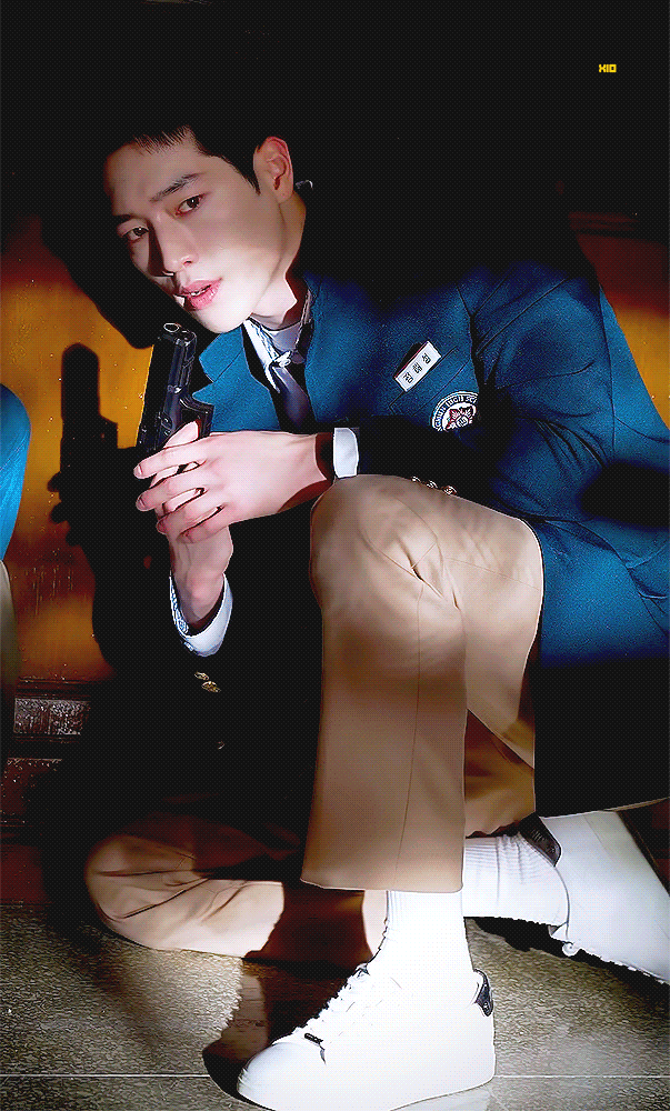 현재 모두가 정색중인 서강준 턱 발달 언급..JPG | 인스티즈