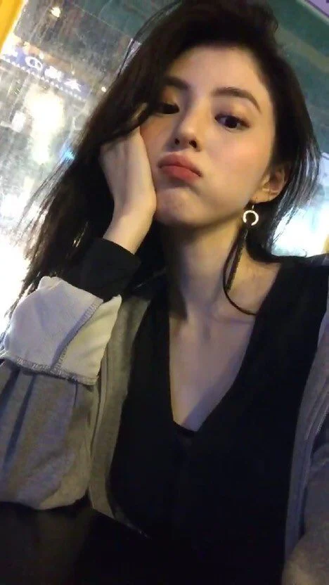 [잡담] 한소희 사진 찍을때 습관 | 인스티즈