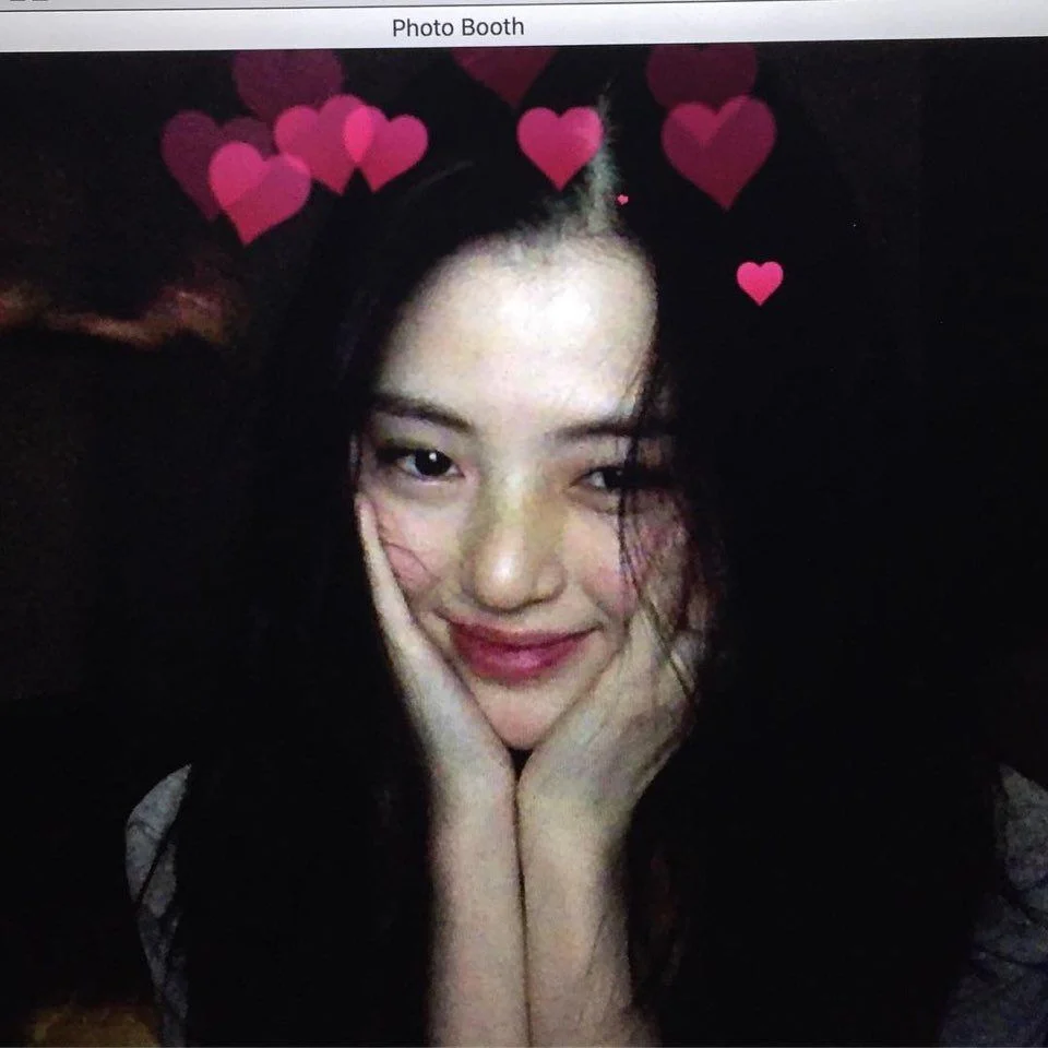 [잡담] 한소희 사진 찍을때 습관 | 인스티즈