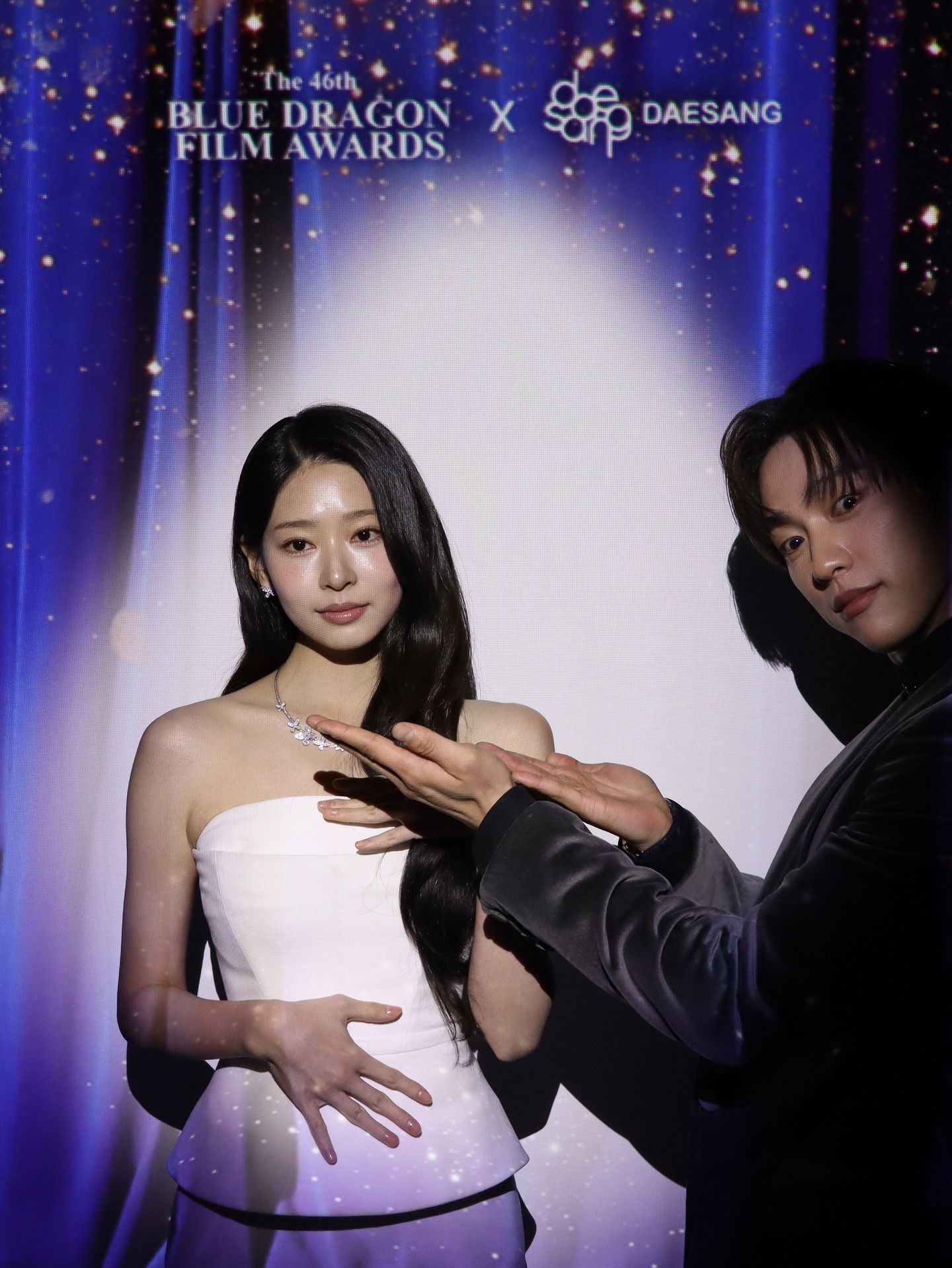 [정보/소식] 김민주 X 갓진영 첫 투샷 | 인스티즈