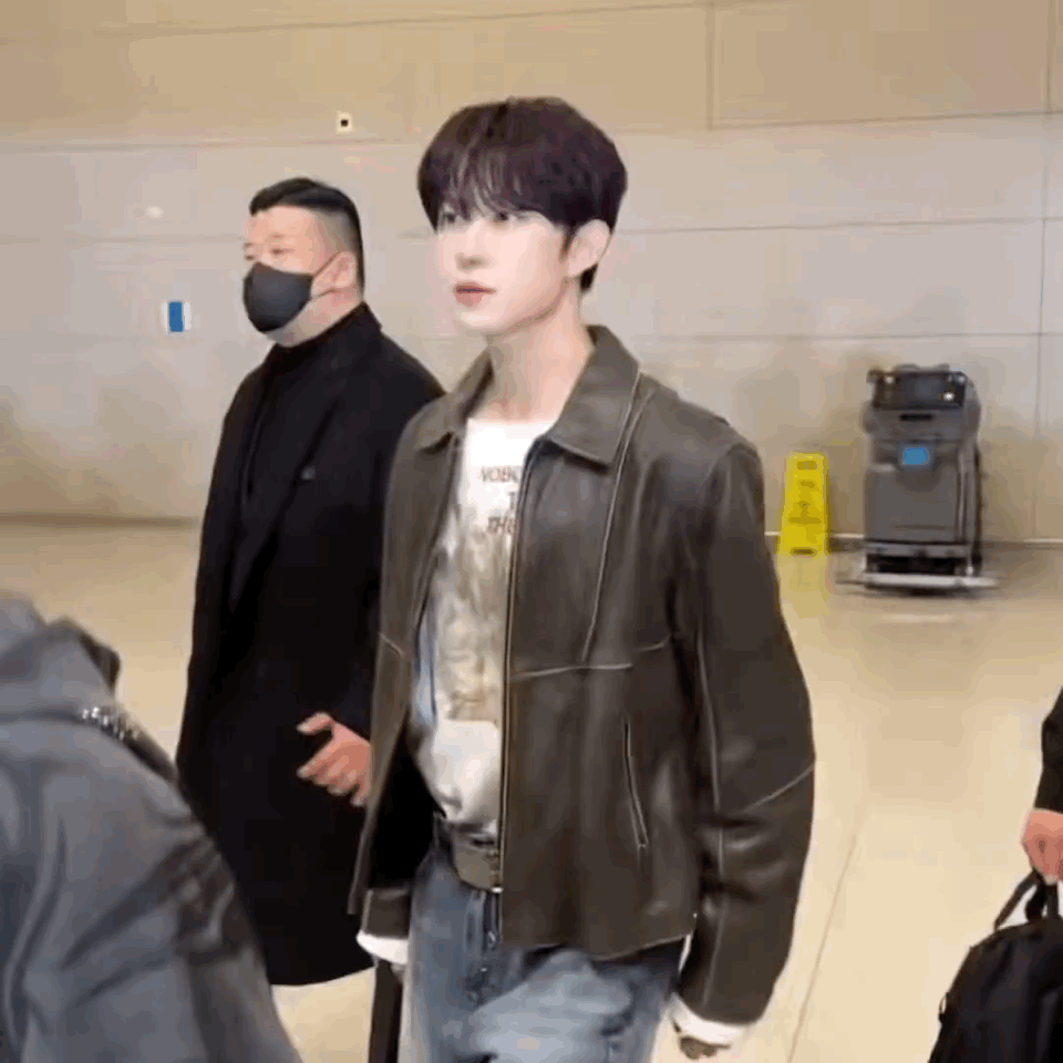 [잡담] 알디원 건우 마마출국날 예쁘긴했나봐 | 인스티즈