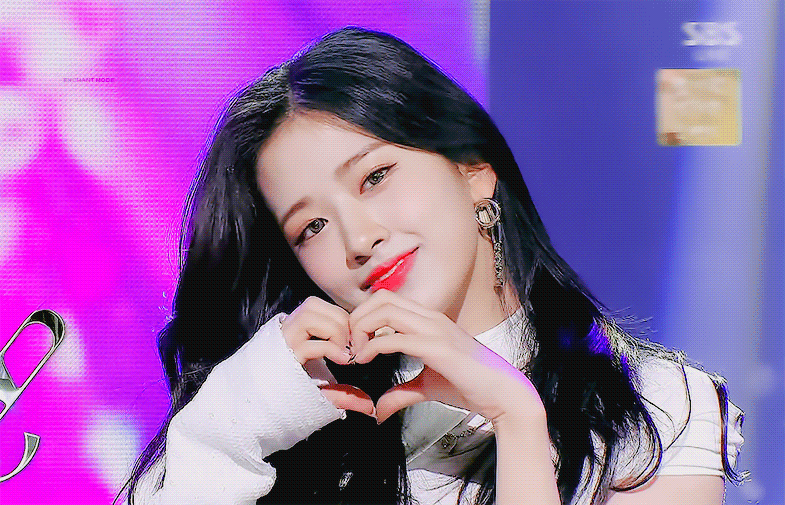 [잡담] 내기준 최근 여돌중에 제일 호불호 안갈리게 생긴거같은 아이돌은 | 인스티즈