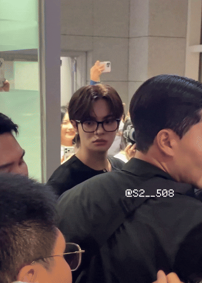 [잡담] 진짜 까리한 알디원 리오 첫 공항 출근길 | 인스티즈