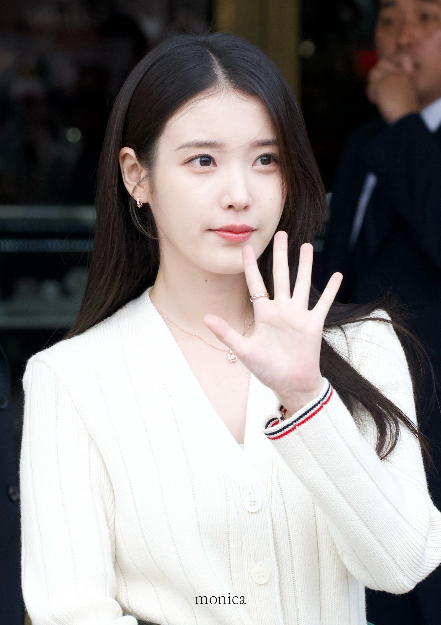 [잡담] 아이유 오늘 진짜 너무 예뻤네... | 인스티즈