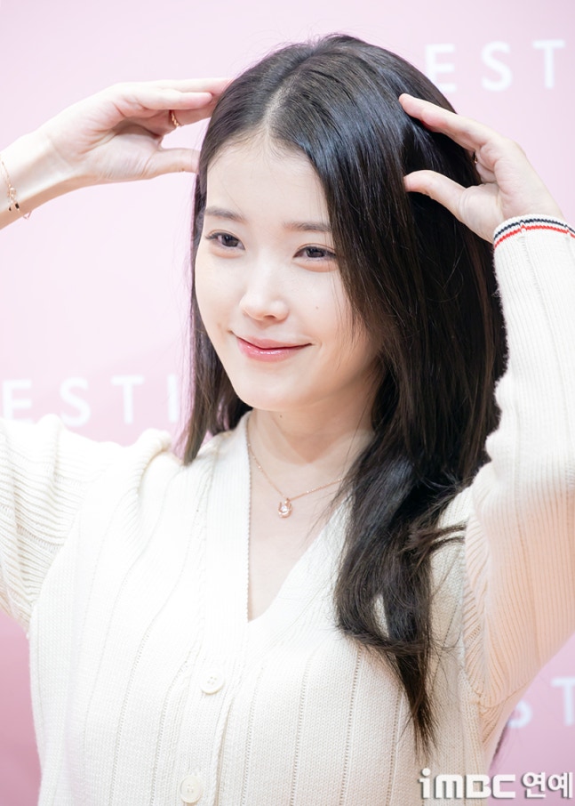 [잡담] 아이유 이날 되게 피곤해보이는데 | 인스티즈