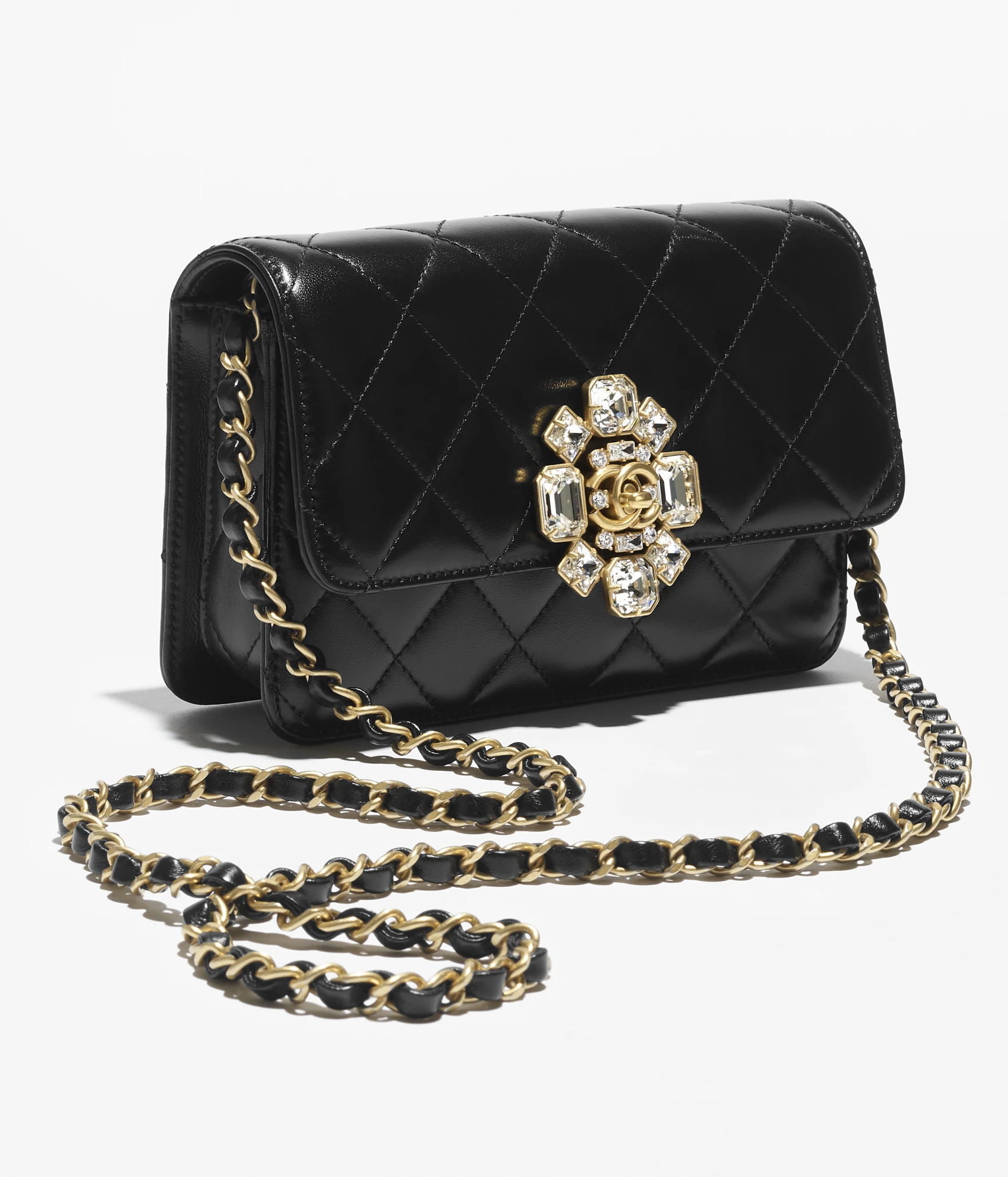 곧 매장에 풀릴거라는 샤넬 신상 시즌백 | 인스티즈