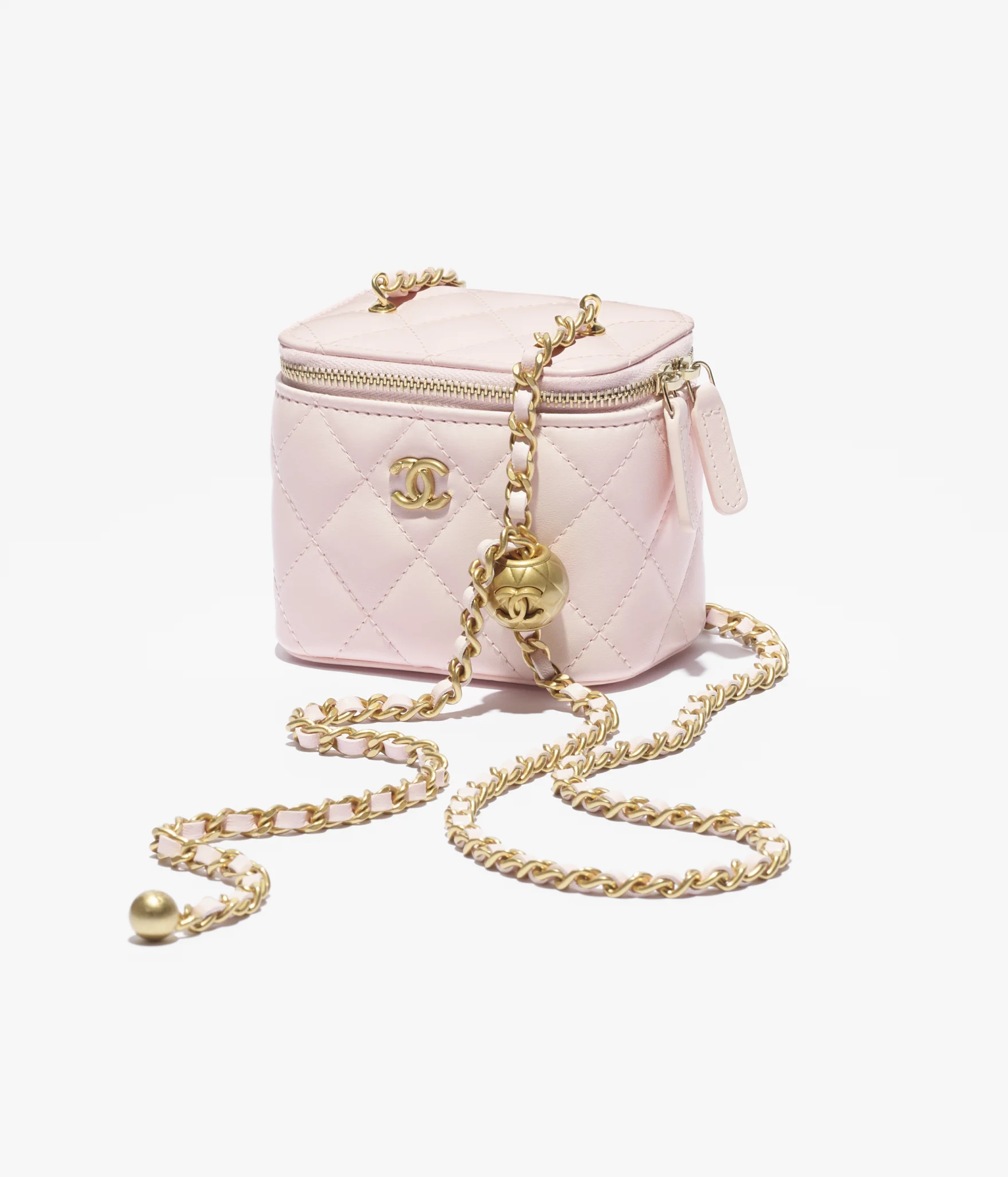 곧 매장에 풀릴거라는 샤넬 신상 시즌백 | 인스티즈