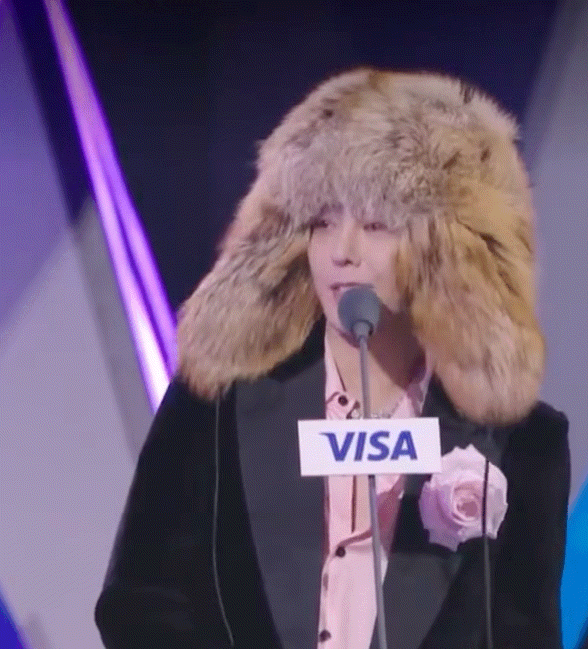 [잡담] 화제된 마마 지디 의상 + 주윤발 케미 | 인스티즈