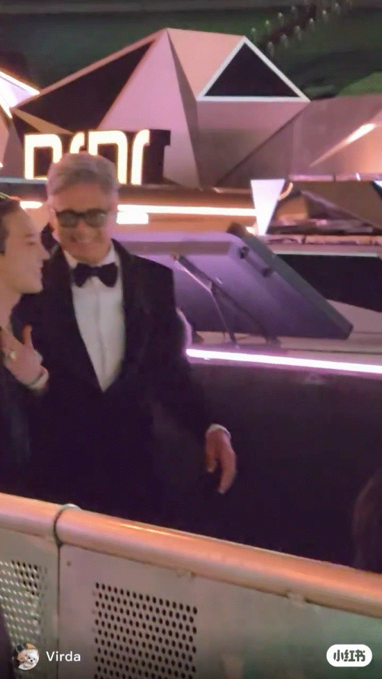 [잡담] 화제된 마마 지디 의상 + 주윤발 케미 | 인스티즈