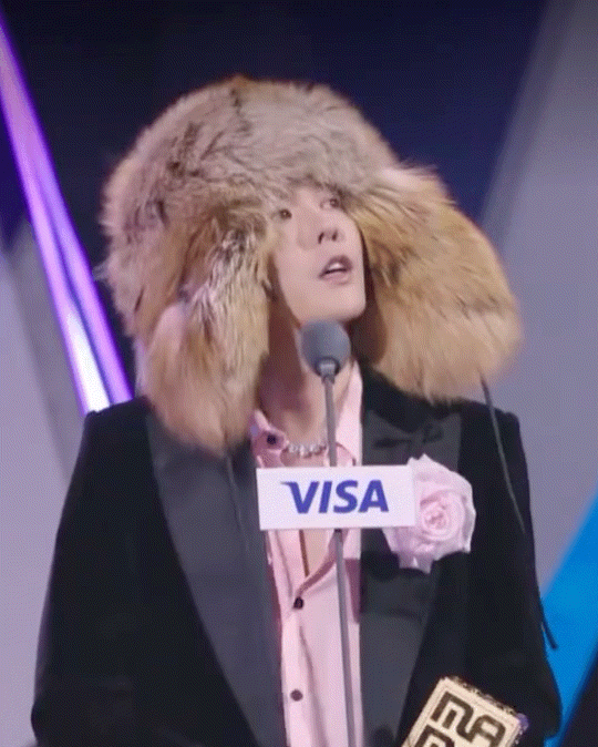 [잡담] 화제된 마마 지디 의상 + 주윤발 케미 | 인스티즈