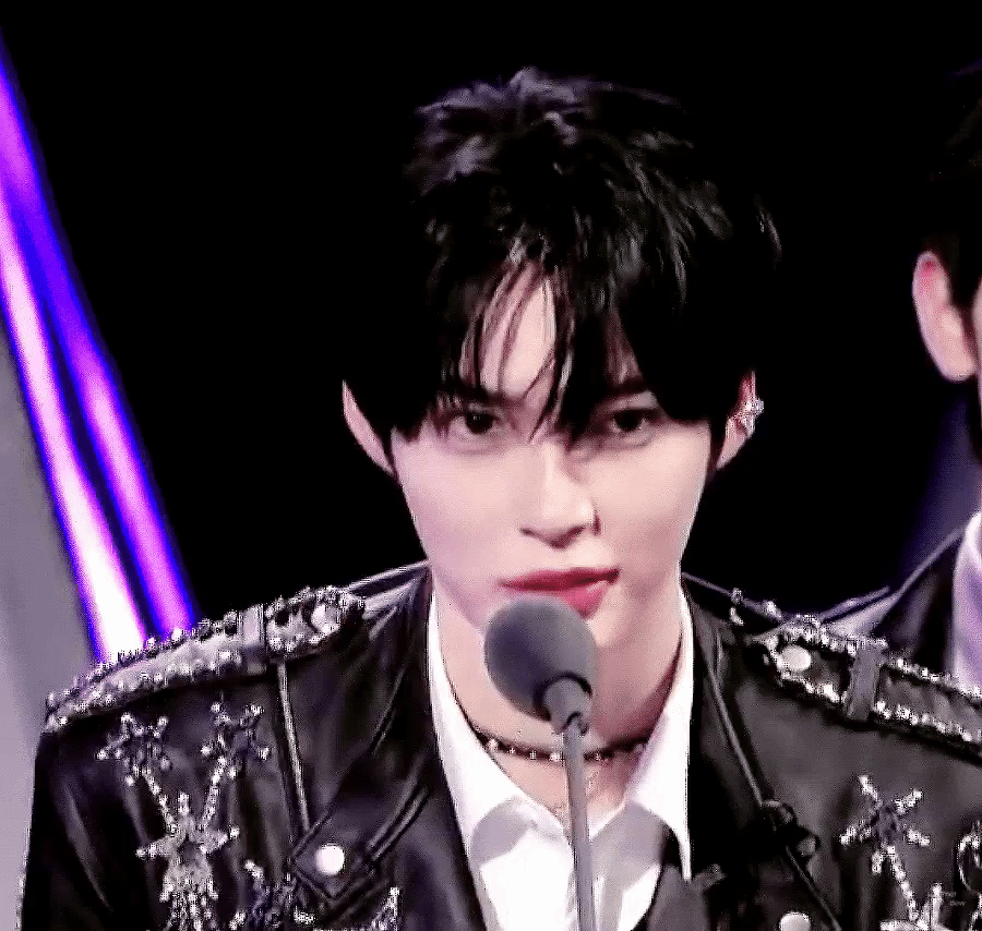 [잡담] 성한빈은 역시 흑발이다 | 인스티즈