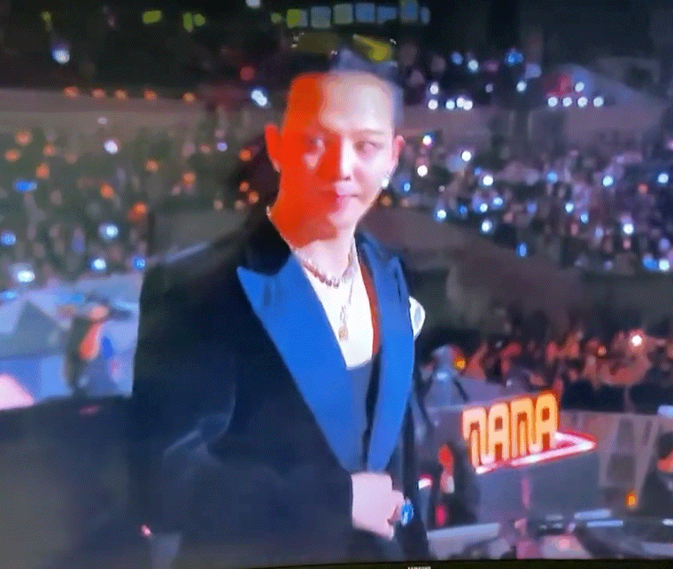 [잡담] 화제된 마마 지디 의상 + 주윤발 케미 | 인스티즈