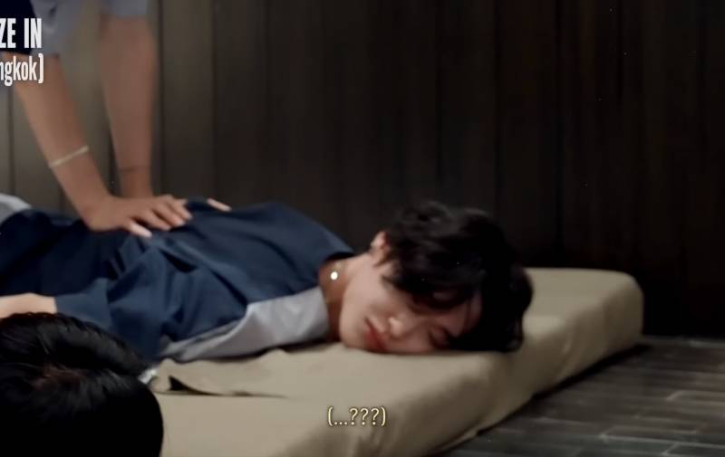 [잡담] 라이즈 마사지 자컨에서 원빈 소희 구석에서 요란스러운거 넘 웃겨 | 인스티즈