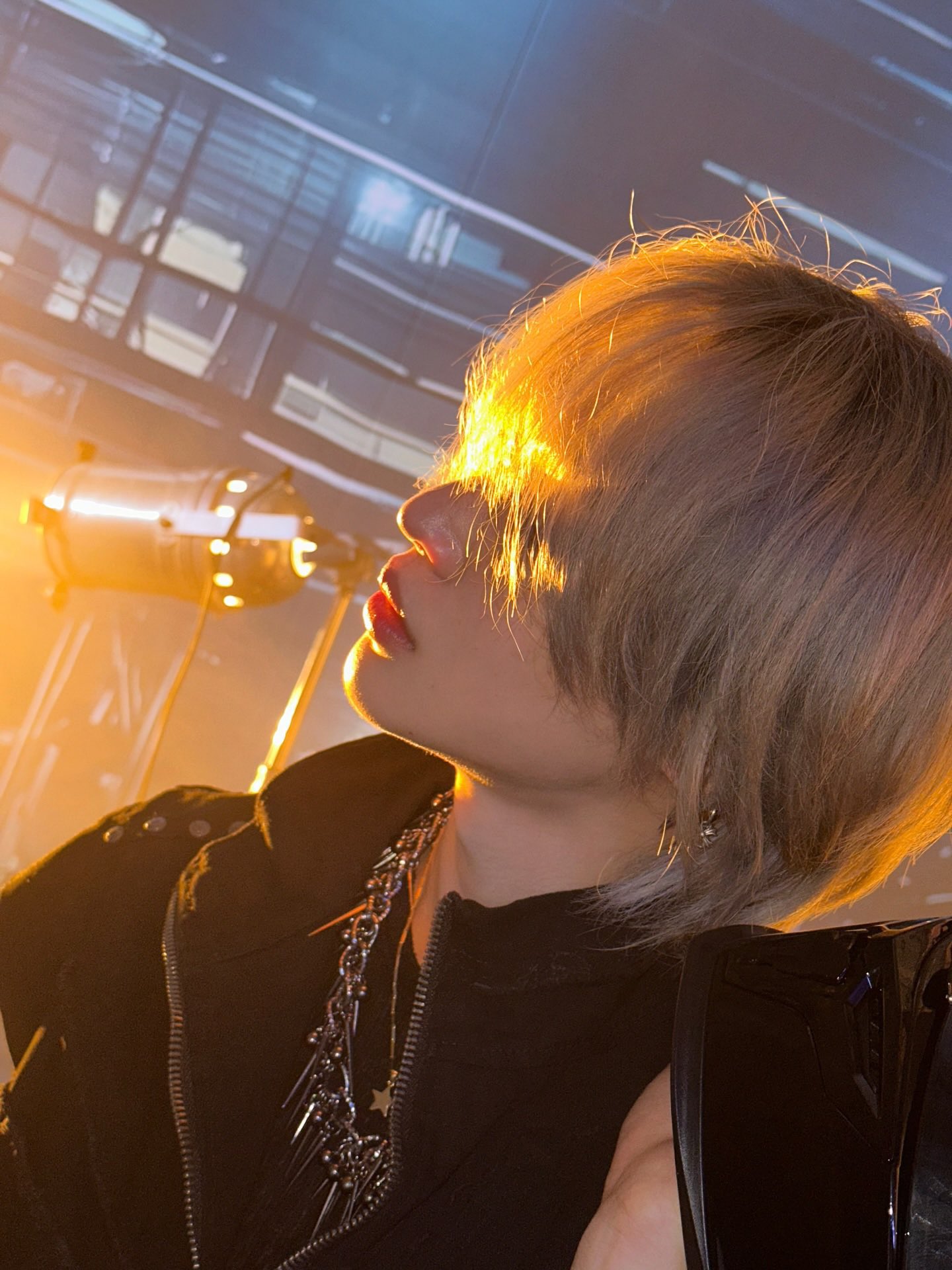 [잡담] 원빈 인스타 사진 분위기 미쳣다아.. | 인스티즈