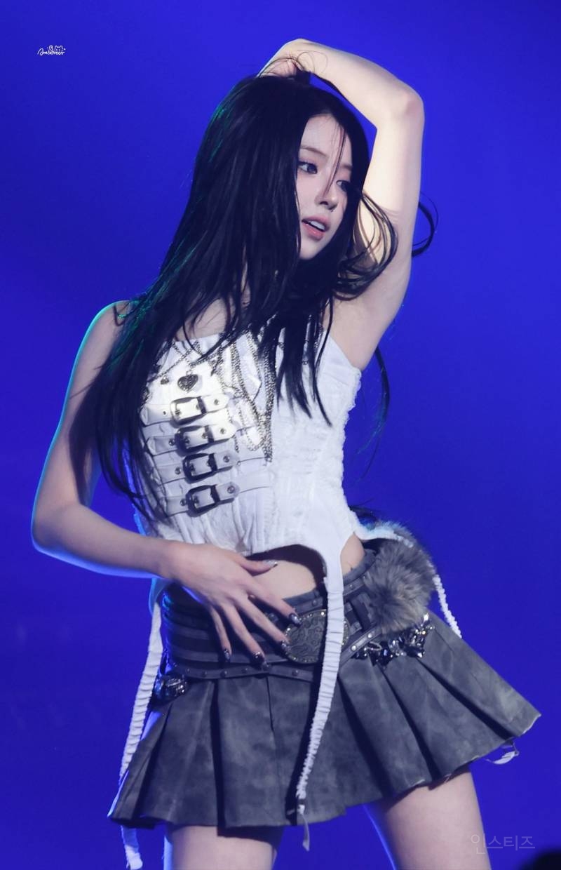 얼굴 진짜 말 안되는 거 같은 엔믹스 지우 최근짤 | 인스티즈