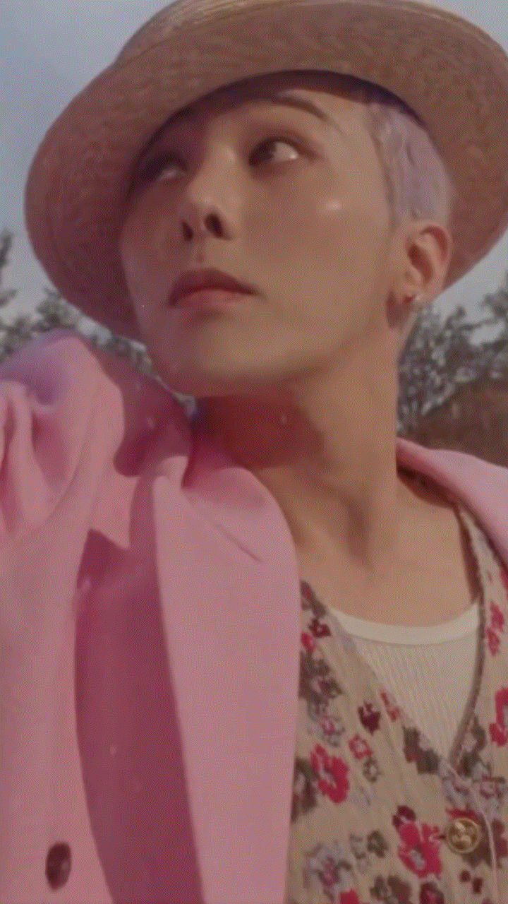 [잡담] 오늘자 지드래곤 극강의 정반대 컨셉 음료광고 | 인스티즈