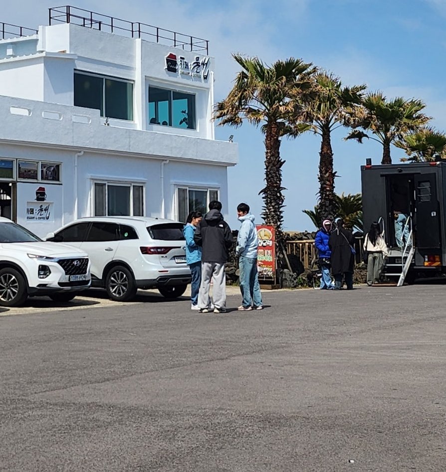 [잡담] 키스는괜히해서) 우리 아직 방송 안된 촬영목격짤 이거 남음 | 인스티즈