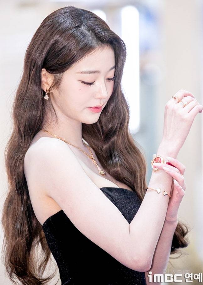 251204 불가리 포토콜 행사 참석한 아이브 장원영 기사사진 jpg | 인스티즈