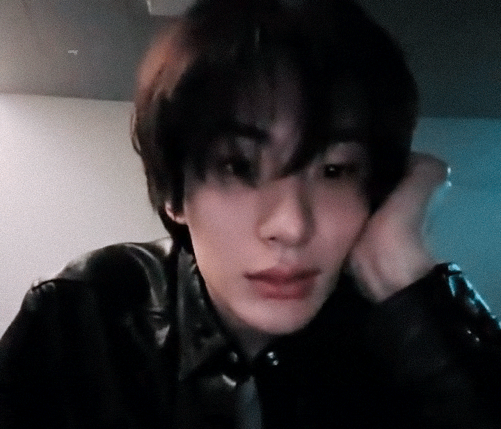 [잡담] 앤톤 어제 라방 짤 | 인스티즈