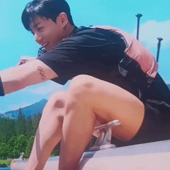 [마플] 방탄 일부 팬들 타투 안보이는 사진으로 합성이라고 부정하는데 | 인스티즈