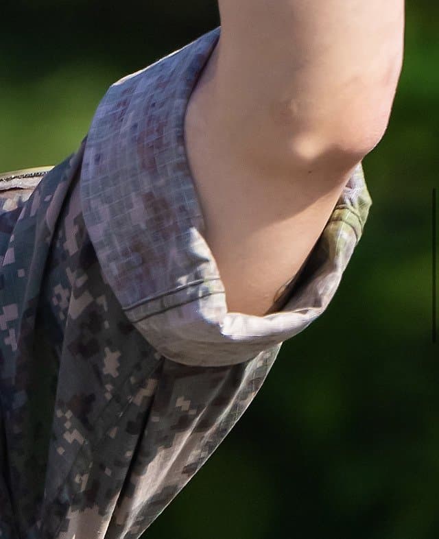 [정보/소식] 커플타투 같다는 유명 남자 아이돌과 여자 아이돌 | 인스티즈