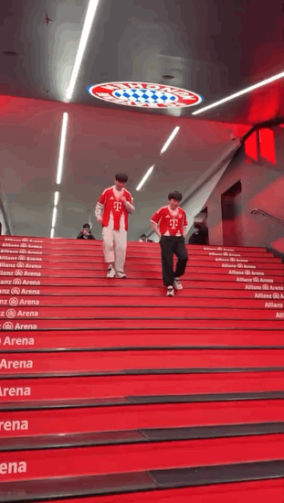 [잡담] 뮌헨 경기장 와서 신난 도초딩 | 인스티즈