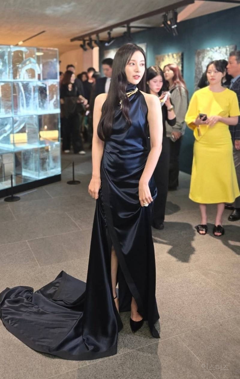 배우 김지원 실물 느낌 폰카짤.jpg | 인스티즈