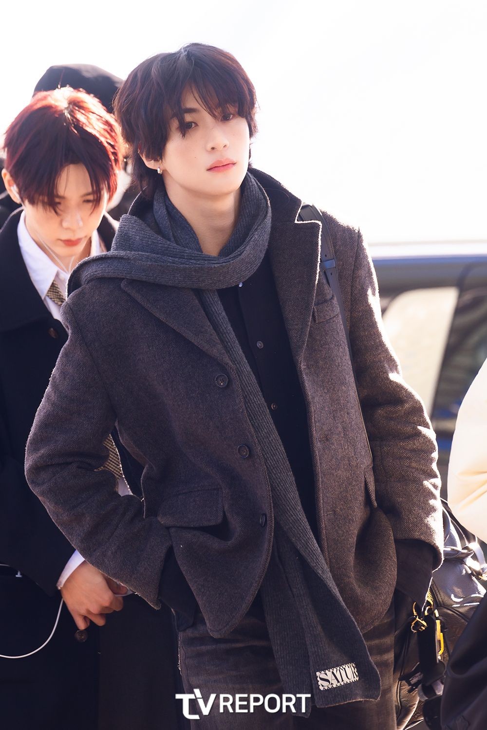 [잡담] 앤톤 목도리 예쁘다 했는데 세터였네 | 인스티즈