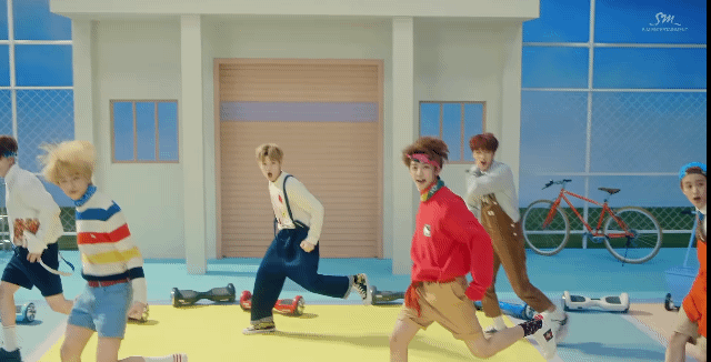 [잡담] 천러 츄잉껌 의상중 저 멜빵바지가 유딩처럼 보여 | 인스티즈