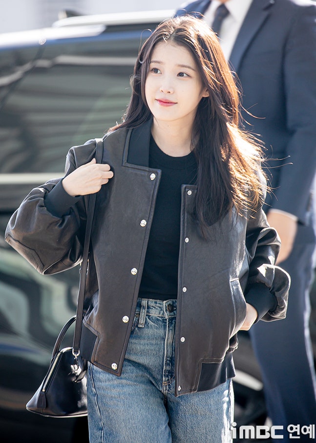 [잡담] 아이유 출국 기사사진 기자별로 모아옴(스압) | 인스티즈