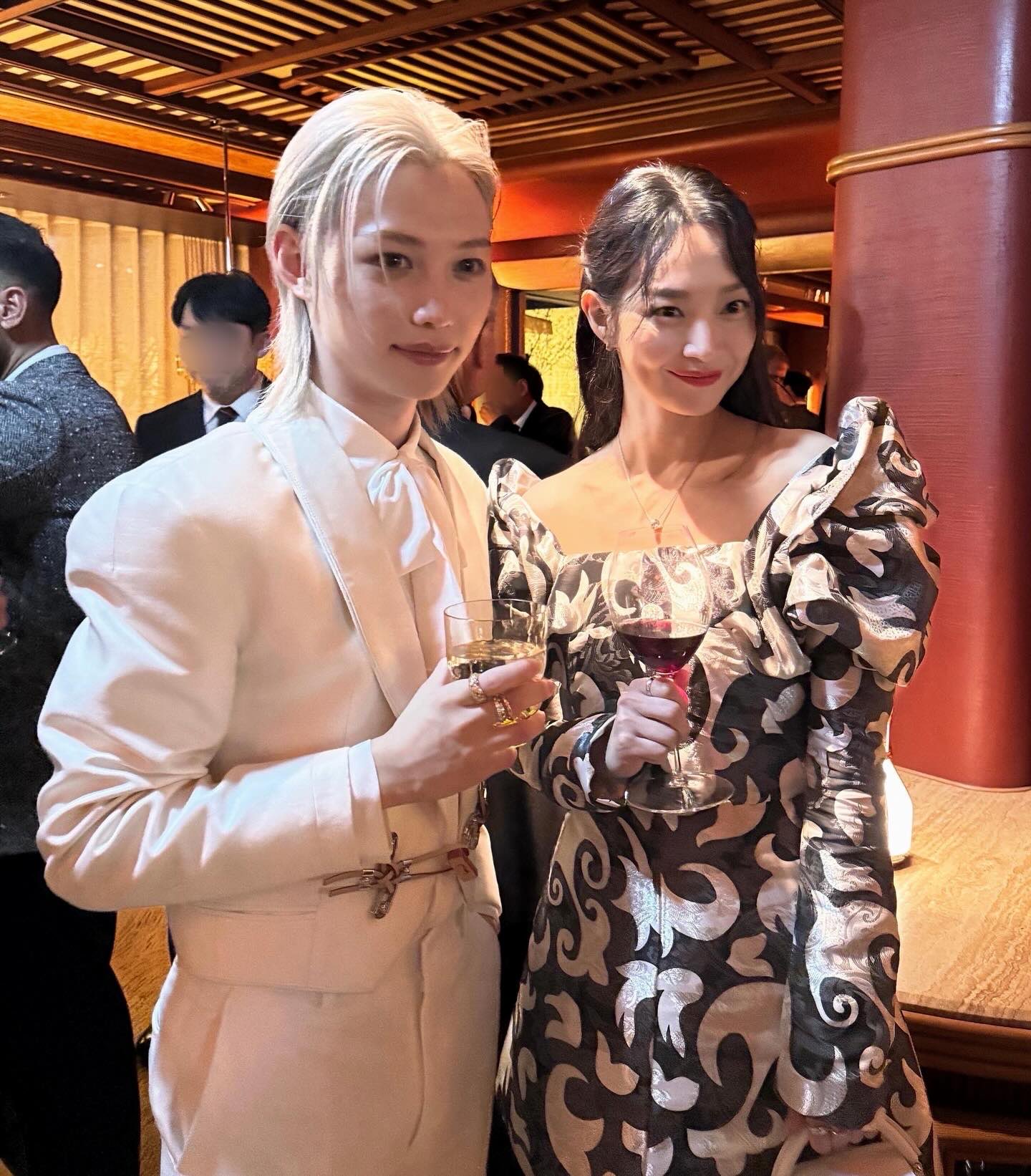 [잡담] 251204 신민아 인스타 🖤 | 인스티즈