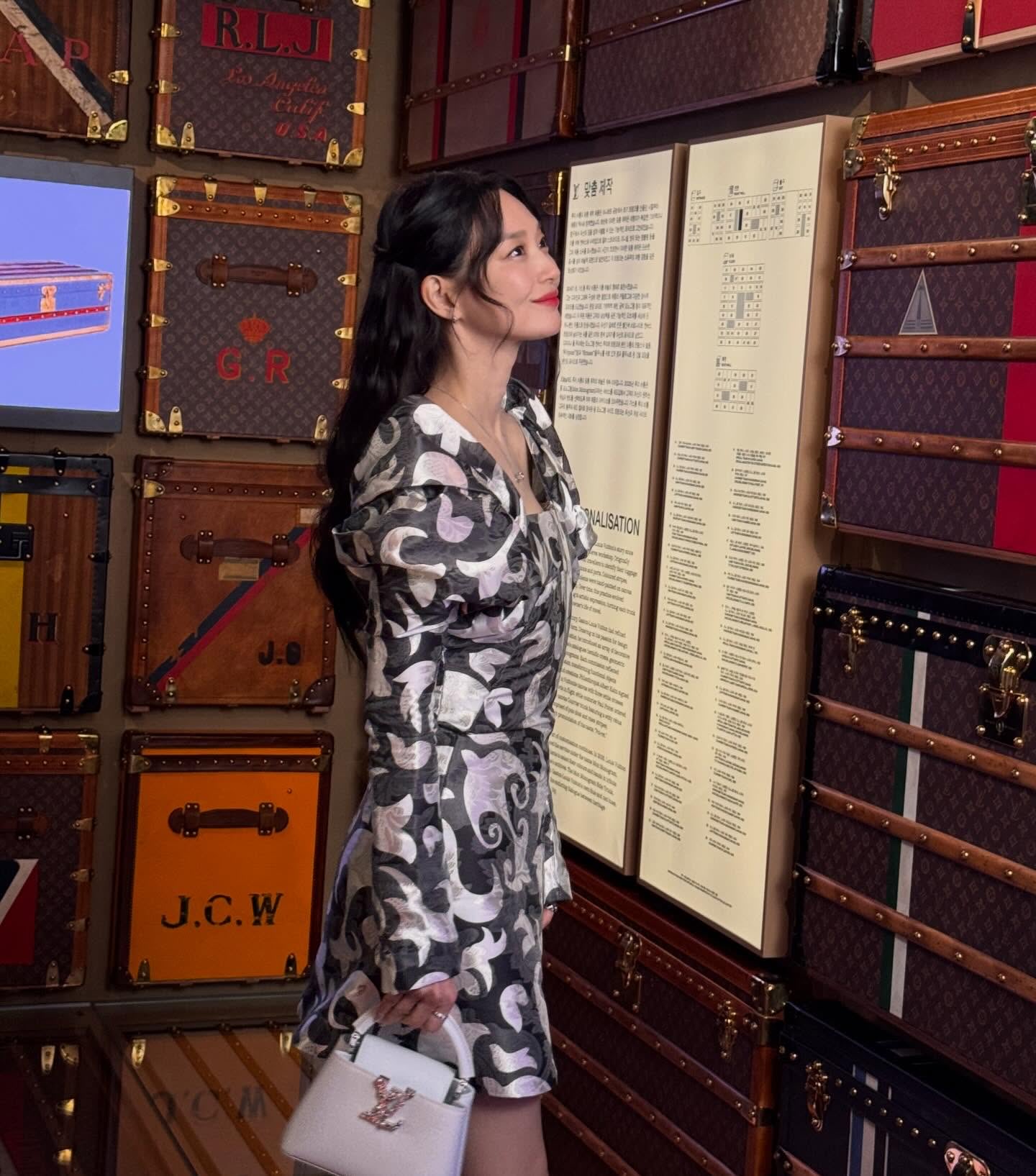 [잡담] 251204 신민아 인스타 🖤 | 인스티즈