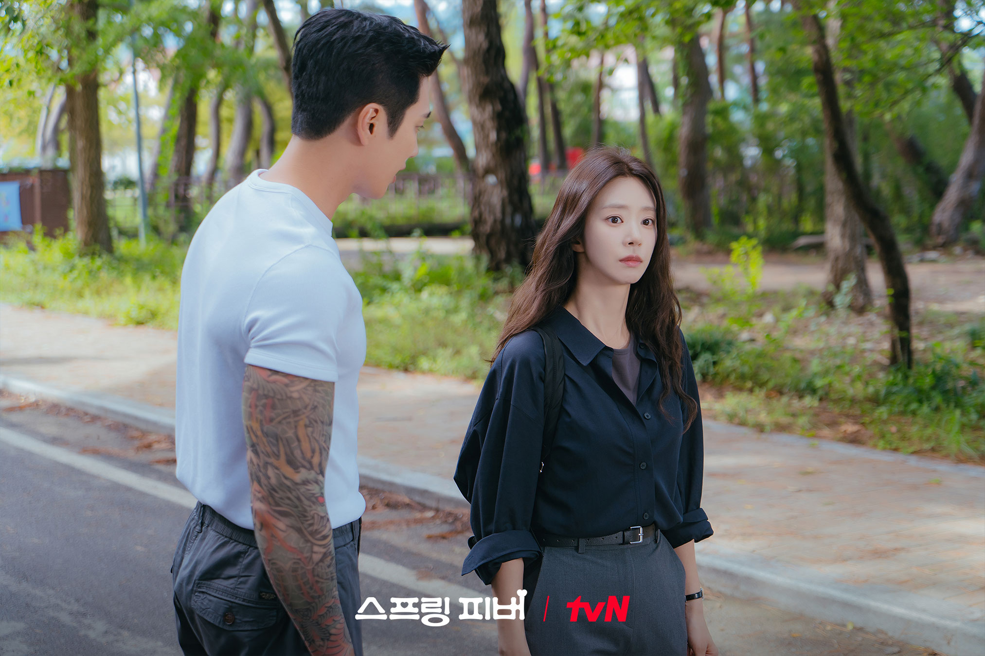 [잡담] 스프링피버) 😎불도저 직진남 안보현 X 철벽 방어 이주빈🙅🏻‍♀️이 조합 벌써부터 덩케 맛집!💓평화롭던 마을을 발칵 뒤집은(?)선재규♥윤봄의 로맨스 출격 준비 완료🔥 | 인스티즈