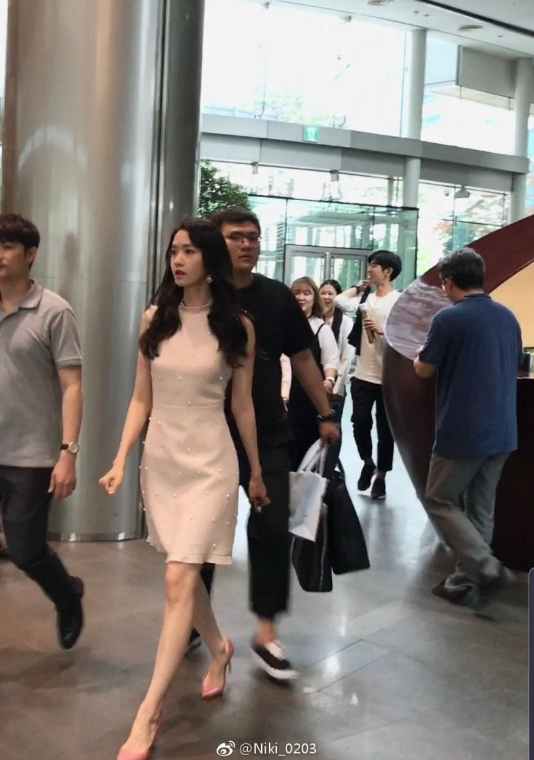 온몸으로 연예인 포스 풍기는 임윤아 폰카 실물짤 모음 | 인스티즈