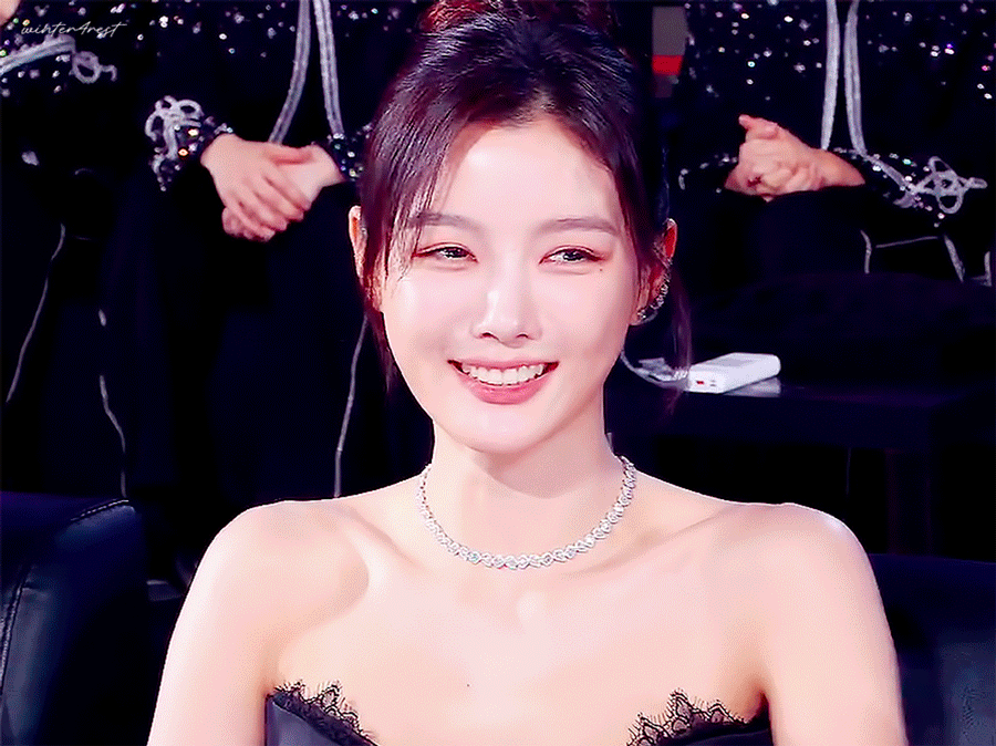 [잡담] 김유정 오늘 헤메코 미친 기념으로 사진 보고 가❤️‍🔥🫶 | 인스티즈