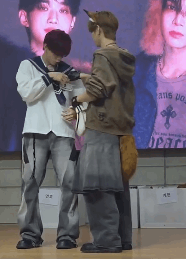 [잡담] 유강민 손 많이 가는거 진짜ㅋㅋㅋㅋㅋㅋㅋ | 인스티즈