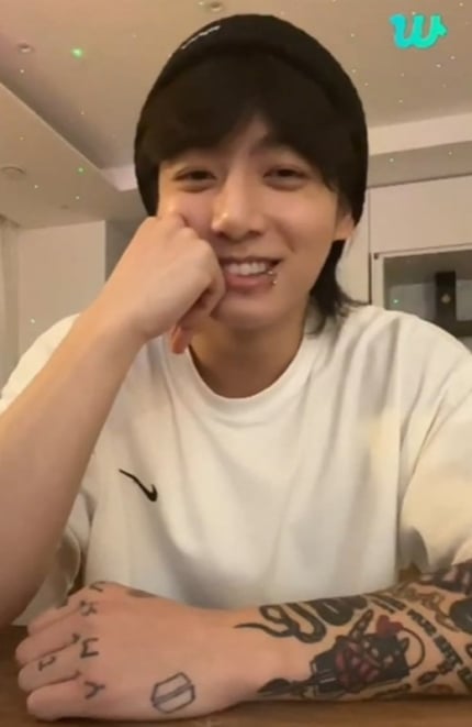 [잡담] 정국이 타투 많이 했던것도 일종의 남자병이었던건가? | 인스티즈