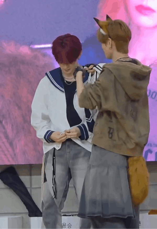 [잡담] 유강민 손 많이 가는거 진짜ㅋㅋㅋㅋㅋㅋㅋ | 인스티즈