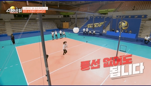 3m25cm 높이를 그냥 뛰어버리는 아이돌 .jpgif | 인스티즈