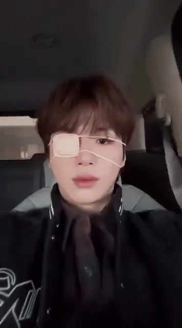 [잡담] 강다니엘 요즘 안대하고 있는데 | 인스티즈