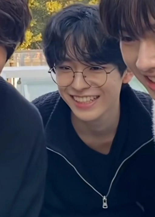 初めて会った瞬間から一日も欠かさず君のすべてが好きだった | 인스티즈