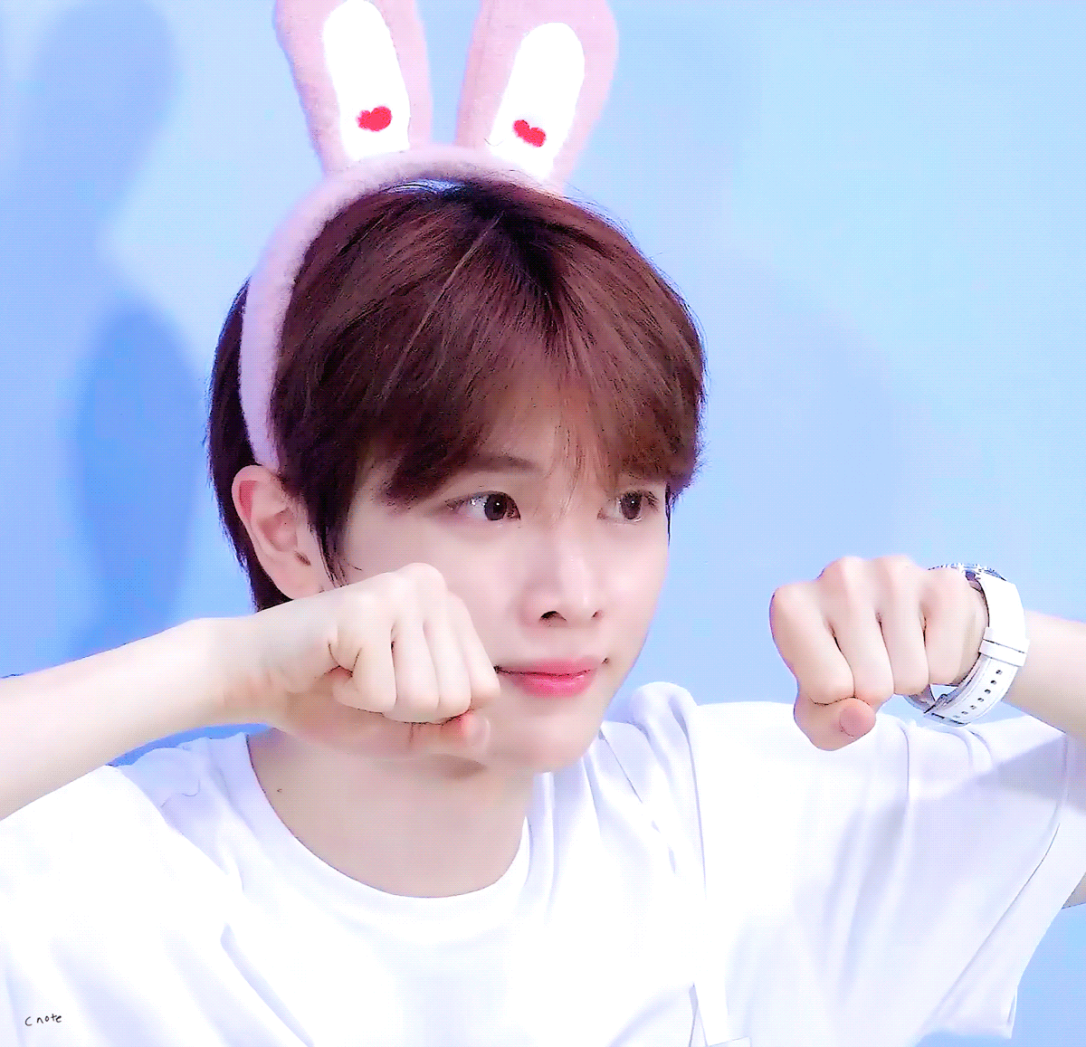 [잡담] 예쁜남돌 얼굴 너무 내취향이다.. | 인스티즈