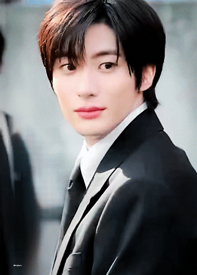 [잡담] 앤톤 건전지 시상식 레카 왕자님이셔 | 인스티즈